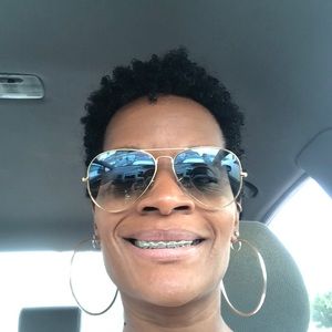 Meet your Posher, Annie